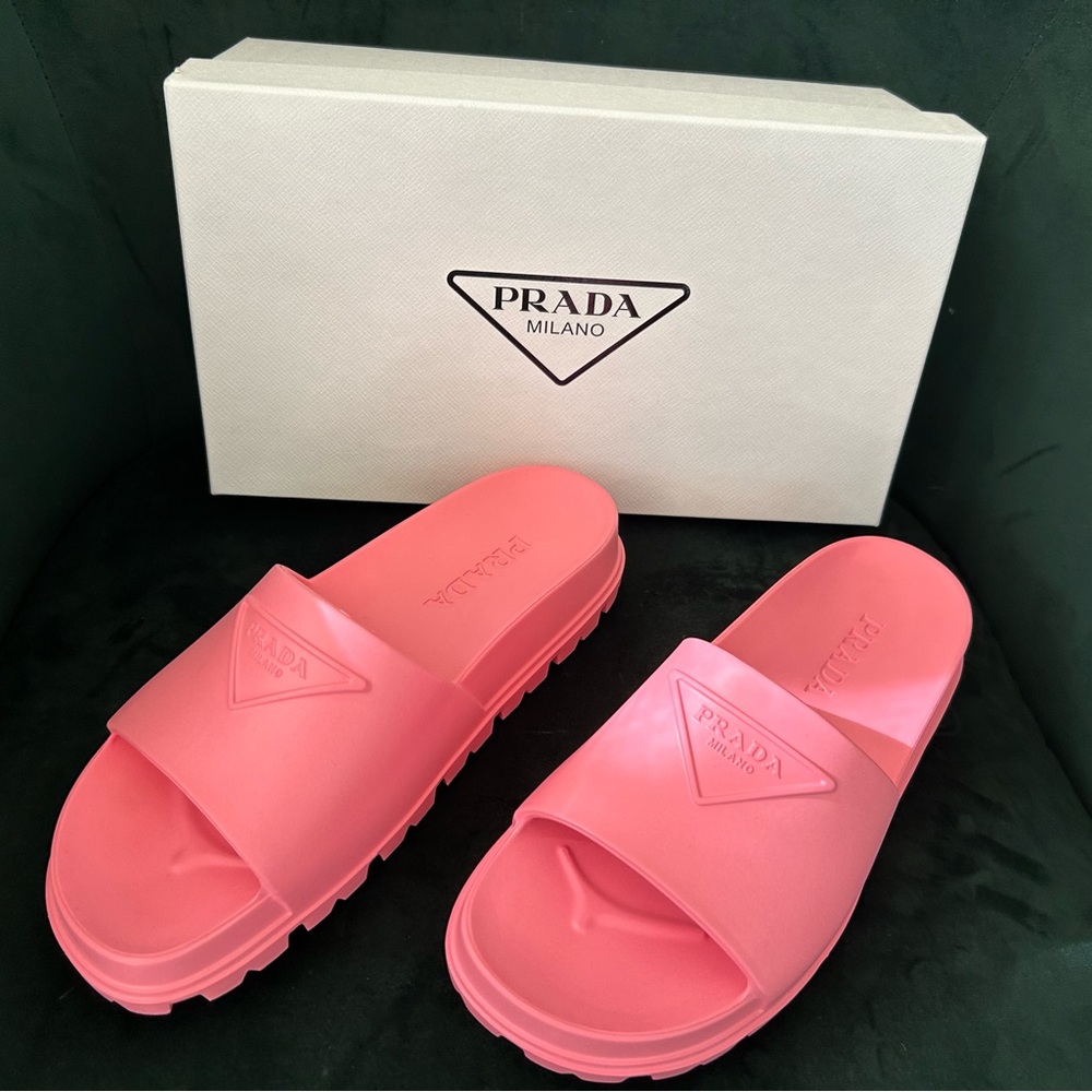 Prada pink foam slides new in box